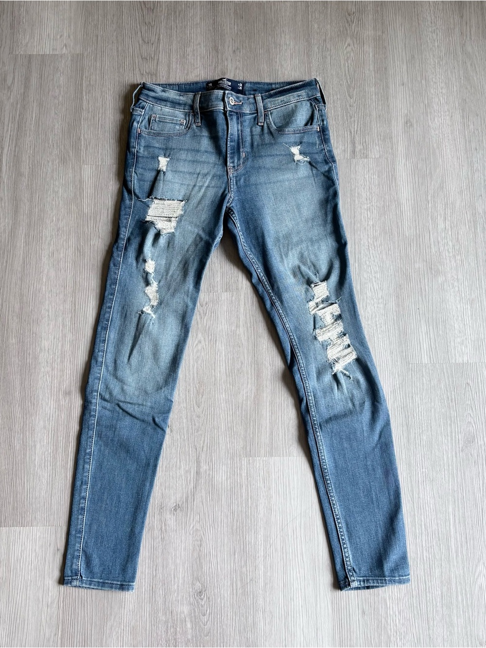 Hollister Mid Rise Super Skinny Jeans- Size 28